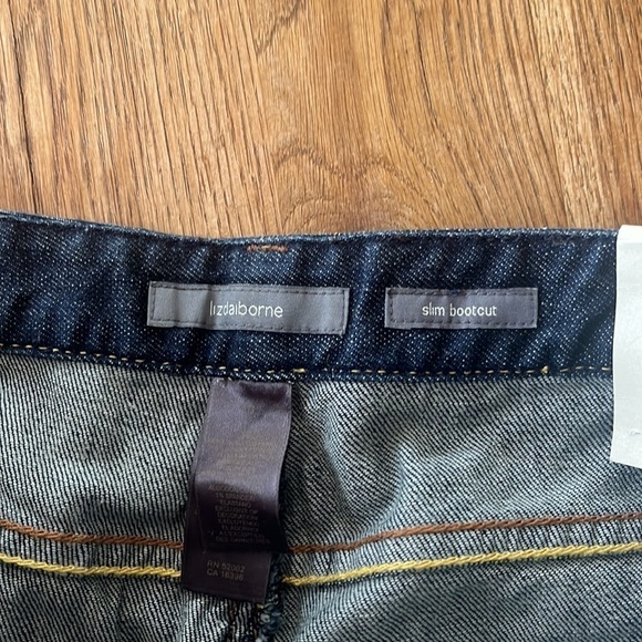 Blue LIZ CLAIBORNE Slim Bootcut Jeans size 10 - Picture 8 of 8